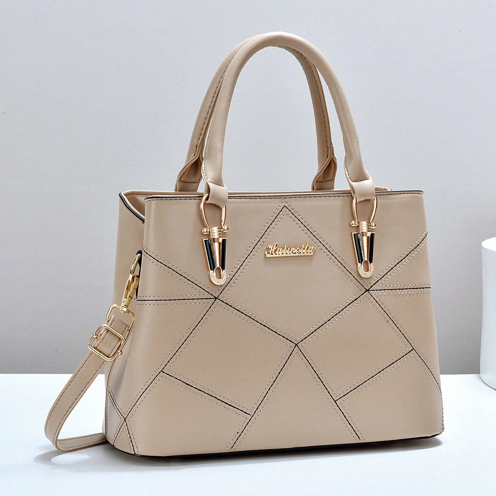 Vintage Style Medium Square Solid Color PU Leather Handbag For Women With Zipper Closure Main image
