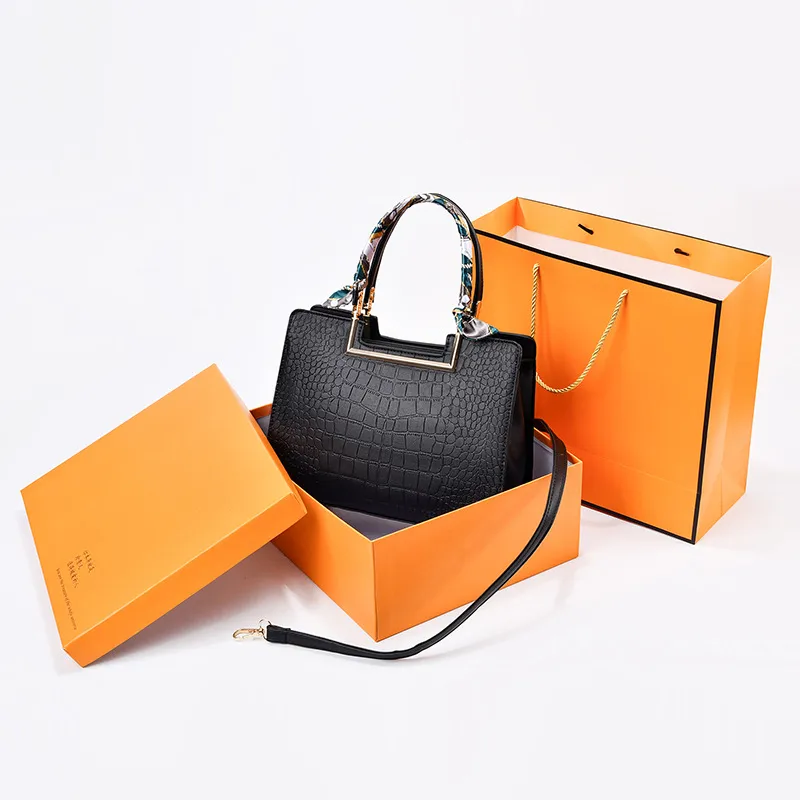 Elegant Large Solid Color PU Leather Crossbody Bag For Women With Zipper Closure