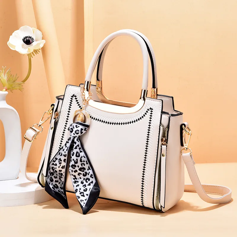 Large Solid Color Pu Leather Handbag For Women With Zipper Closure In Artistic Guofeng Style