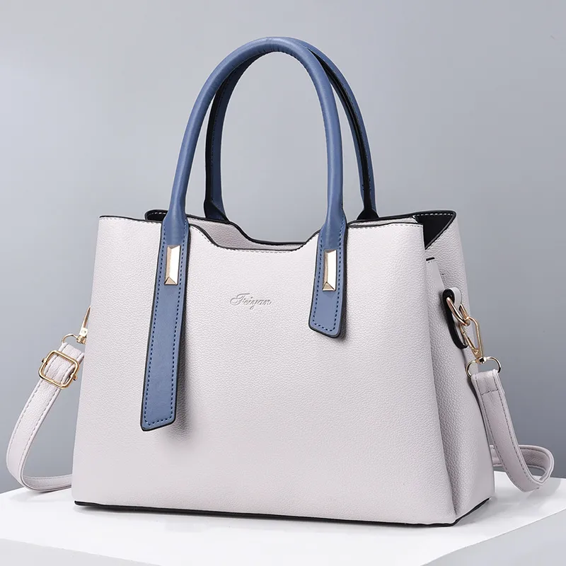 Solid Color Basic Quilted PU Leather Women’s Motorcycle Bag With Zipper Closure, Top Handle Style Main image