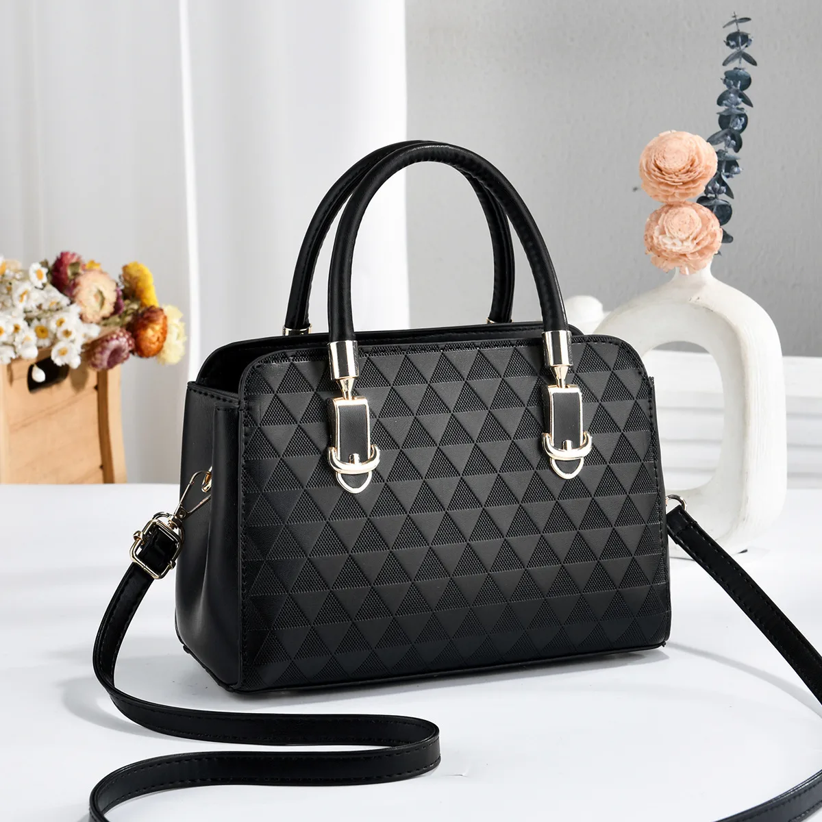 Square PU Leather Shoulder Bag For Women With Sewing Thread Detail, Single Shoulder Strap, Large Capacity