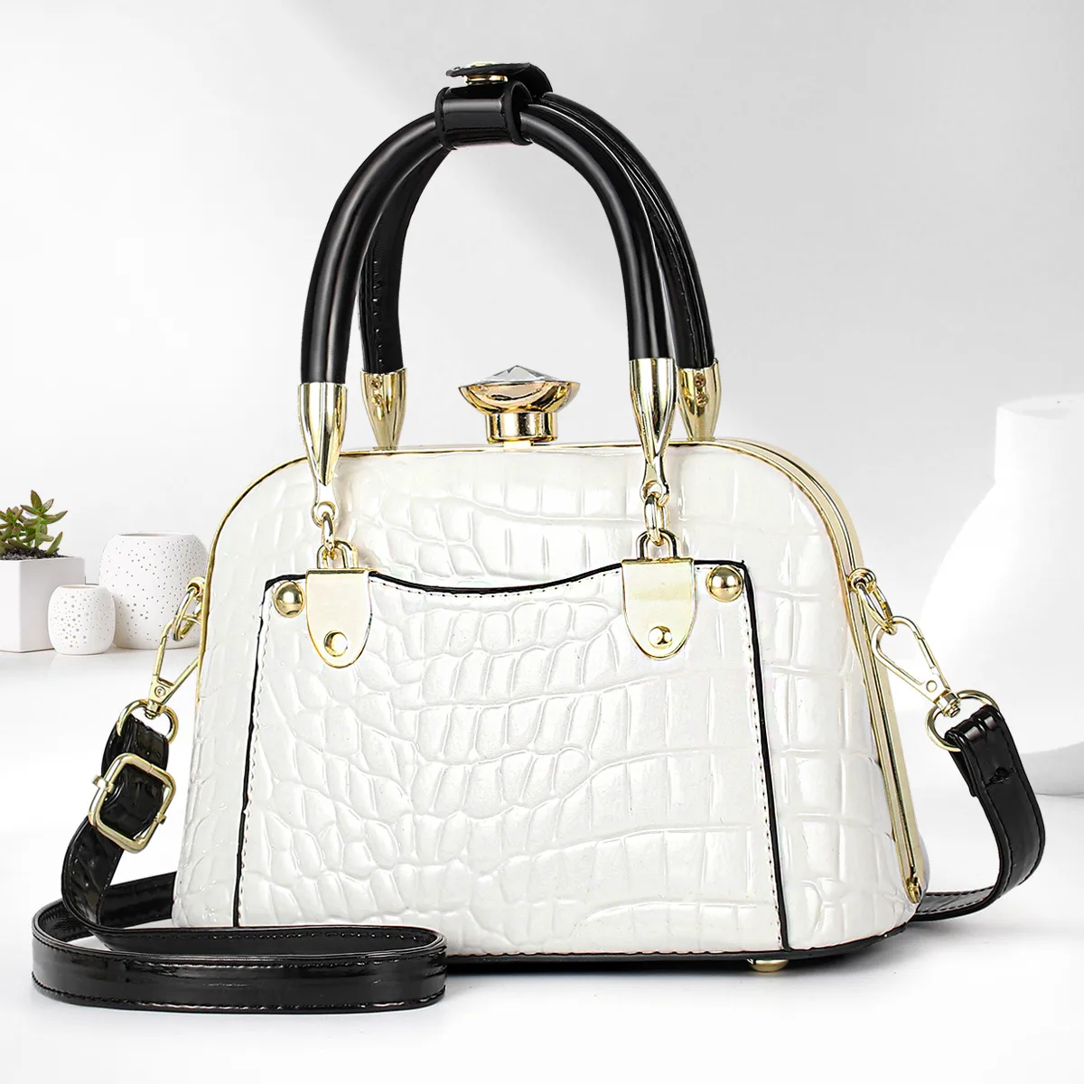 Women’s Crocodile Pattern Shell Dome Bag In Patent Leather With Top Handle