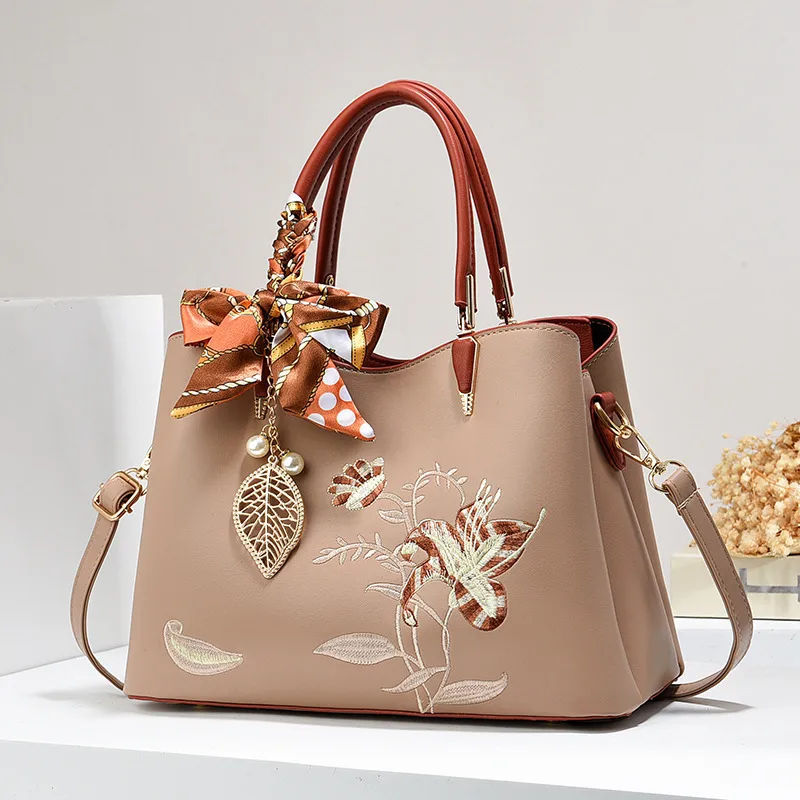 Medium Square Business PU Leather Zipper Clutch Bag For Women Featuring Printed Design Main image