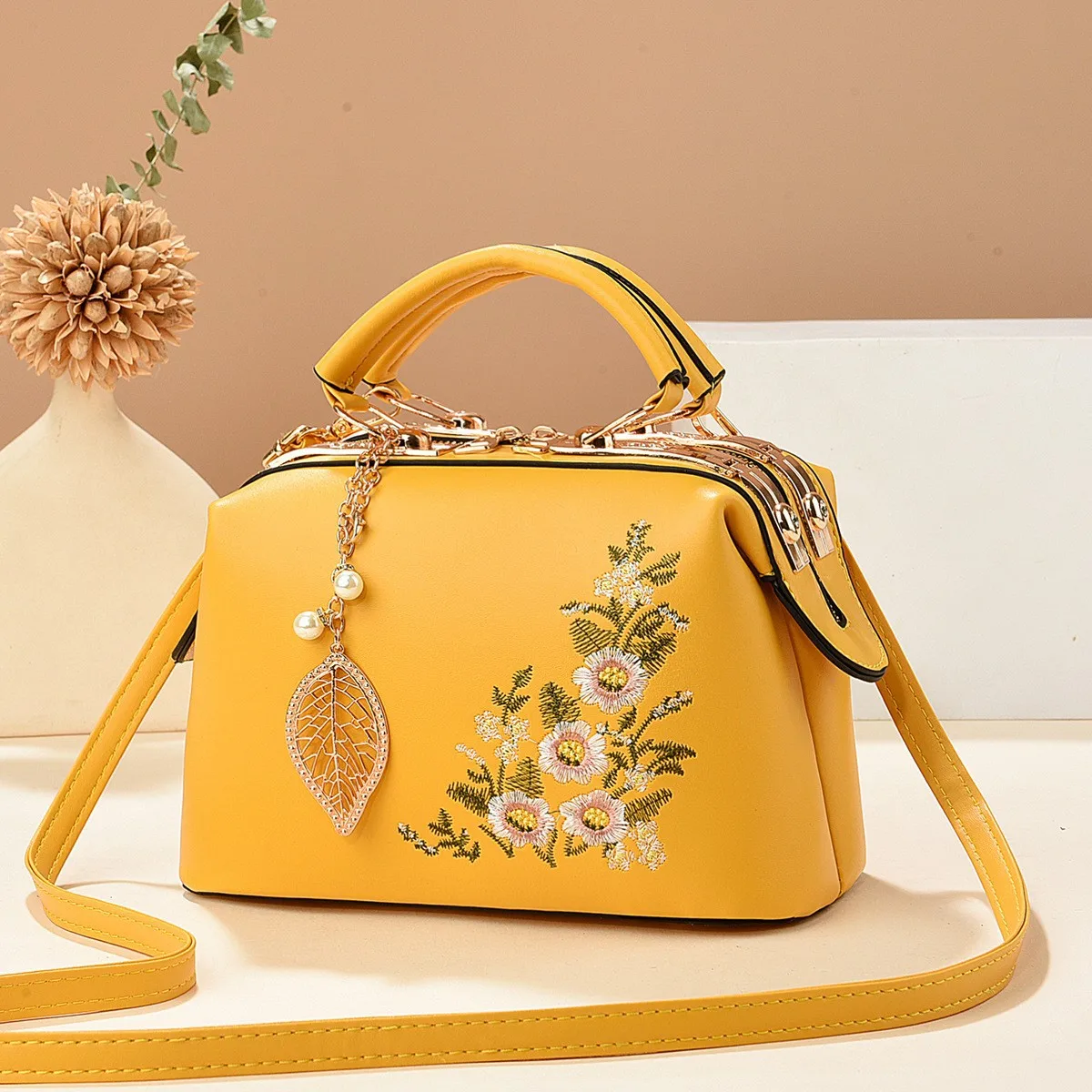 Medium Square PU Leather Bag With Embroidery And Zipper Closure, Stylish Vintage European And American Design Main image