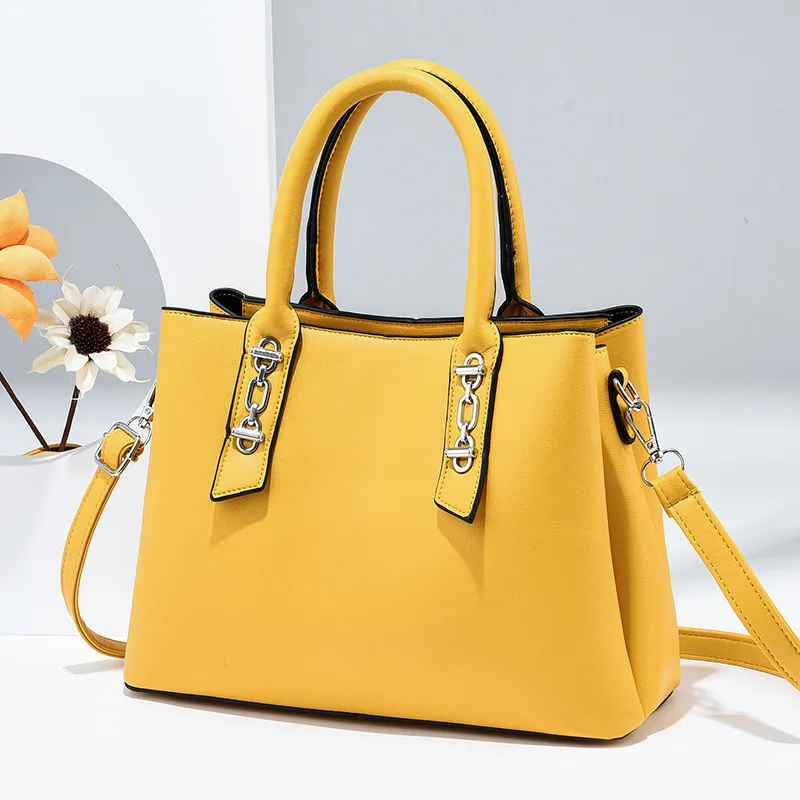 Solid Color Medium PU Leather Women’s Streetwear Shoulder Bag With Zipper Closure, Stylish Single Shoulder Design