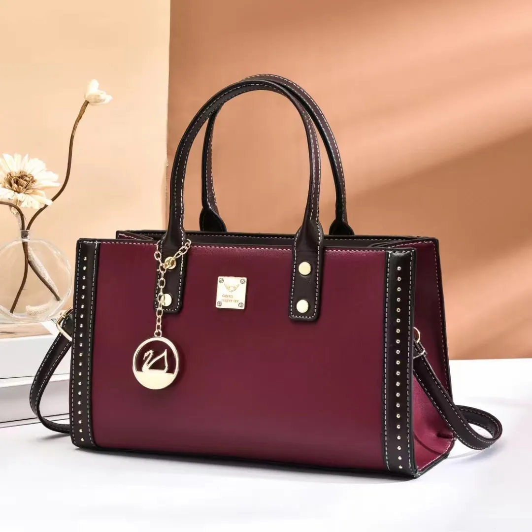Vintage Style Solid Color Medium PU Leather Women’s Handbag With Zipper Closure Main image