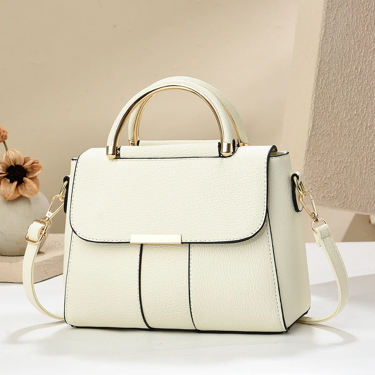 Square PU Leather Crossbody Bag In Solid Color For Women With Sewing Thread Accent Main image