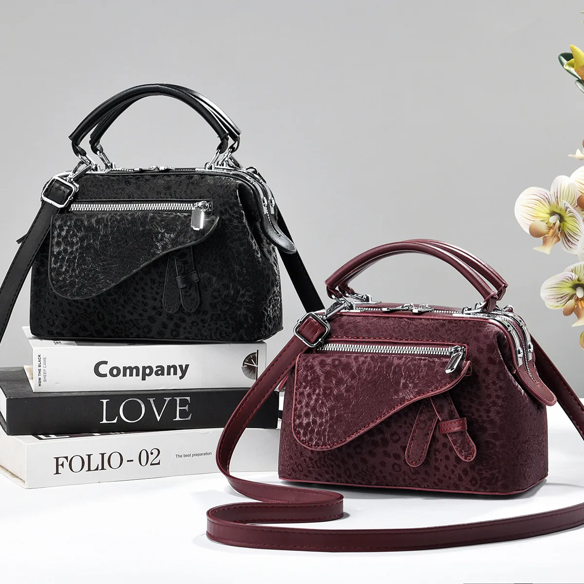 Leopard Print PU Leather Handbag With Sewing Thread Detail In Pillow Shape, Featuring Top Handle For Spring & Summer Main image