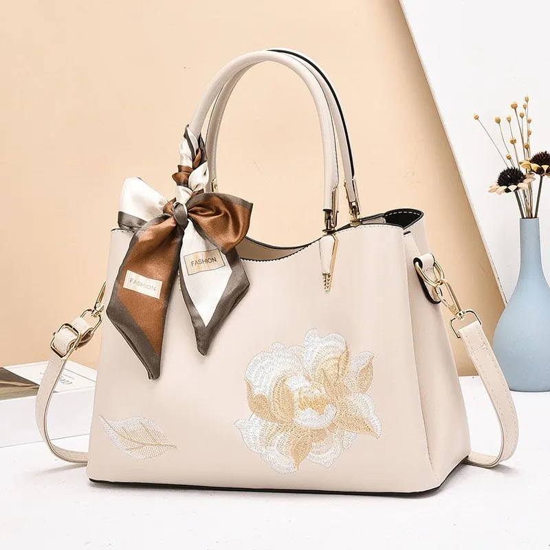 Medium Square Business PU Leather Zipper Clutch Bag For Women Featuring Printed Design