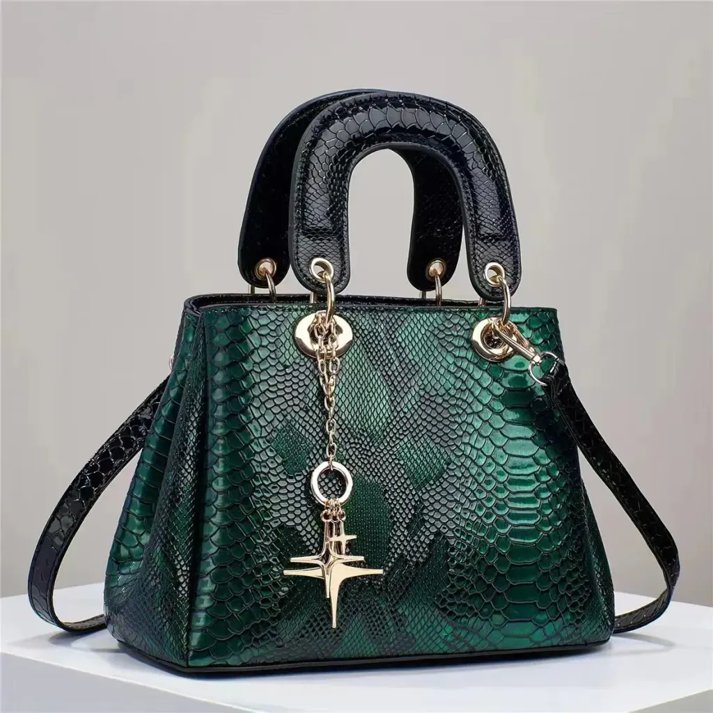 Large Square PU Streetwear Handbag With Crocodile Pattern And Zipper Closure, Stylish Motorcycle Bag For Women
