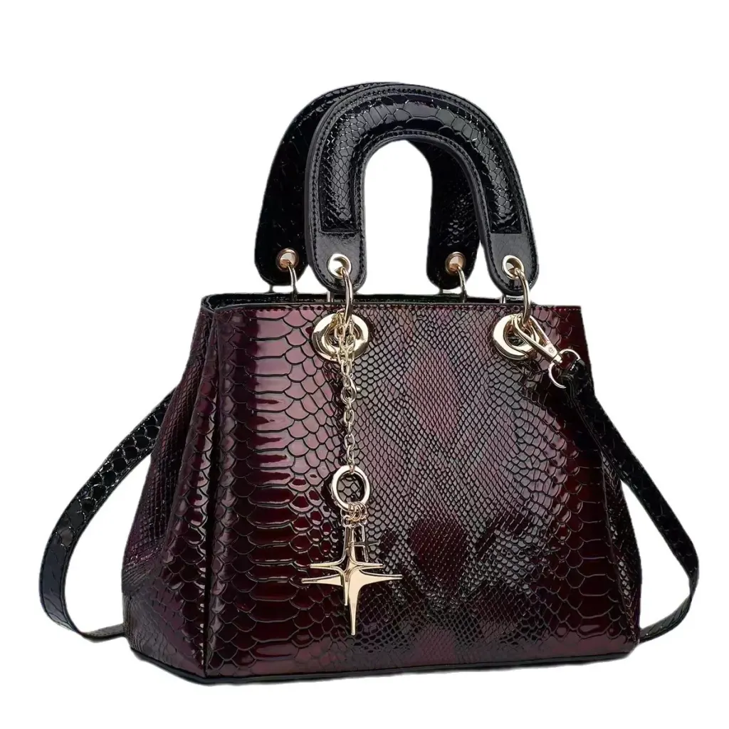 Large Square PU Streetwear Handbag With Crocodile Pattern And Zipper Closure, Stylish Motorcycle Bag For Women
