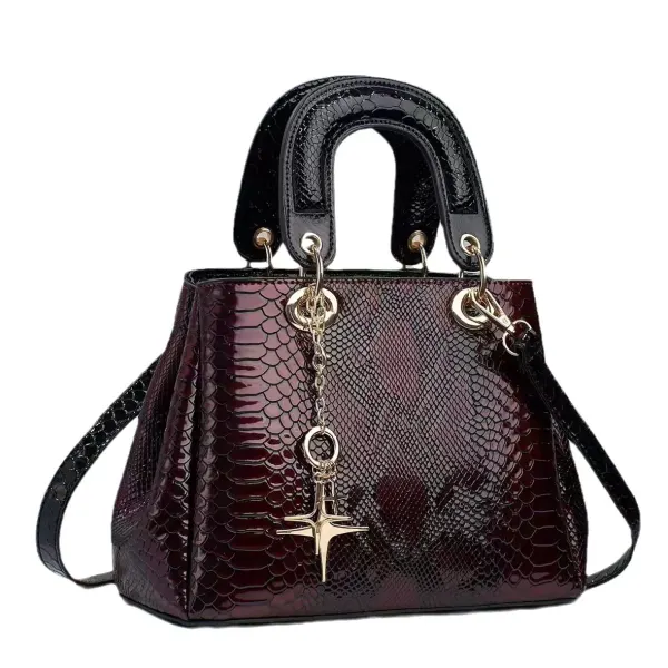 Large Square PU Streetwear Handbag With Crocodile Pattern And Zipper Closure, Stylish Motorcycle Bag For Women