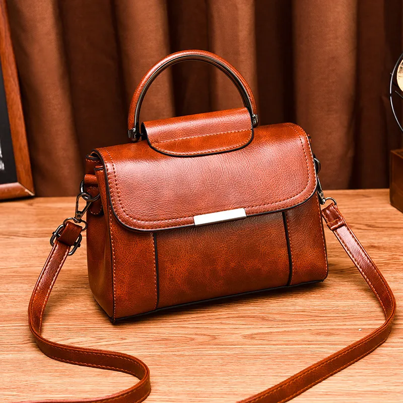 Solid Color Small Women PU Leather Flip Cover Shoulder Bag In Retro European And American Style Main image