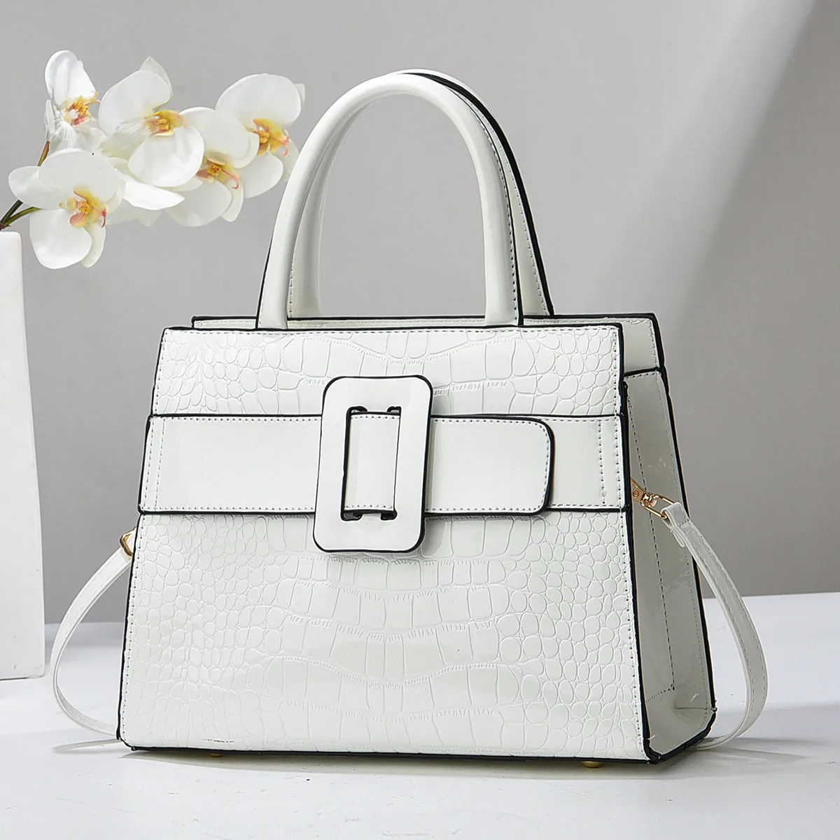 Vintage Style Large Square Solid Color PU Leather Tote Bag For Women With Zipper Closure Main image