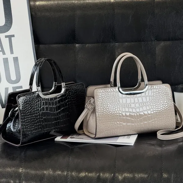 Women’s Crocodile Pattern Square Shoulder Bag In PU Leather With Sewing Thread Detail And Single Shoulder Strap