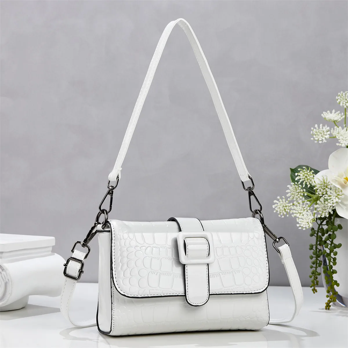 Women’s Crocodile Pattern PU Leather Square Underarm Bag With Lock