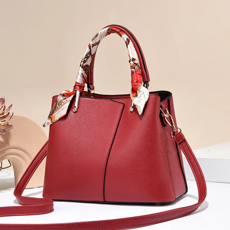 Classic Style Large Solid Color Women’s PU Leather Tote Bag With Zipper Closure Main image