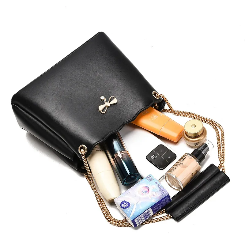 Square PU Bucket Bag For Women With Chain Detail And Single Shoulder Strap