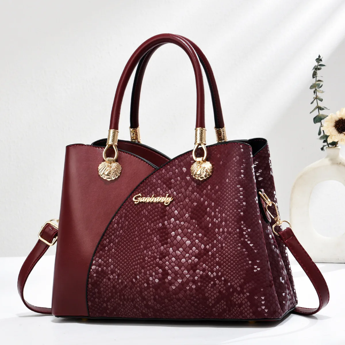 Medium Square PU Diana Bag For Women Featuring Letter Design And Zipper Closure Main image