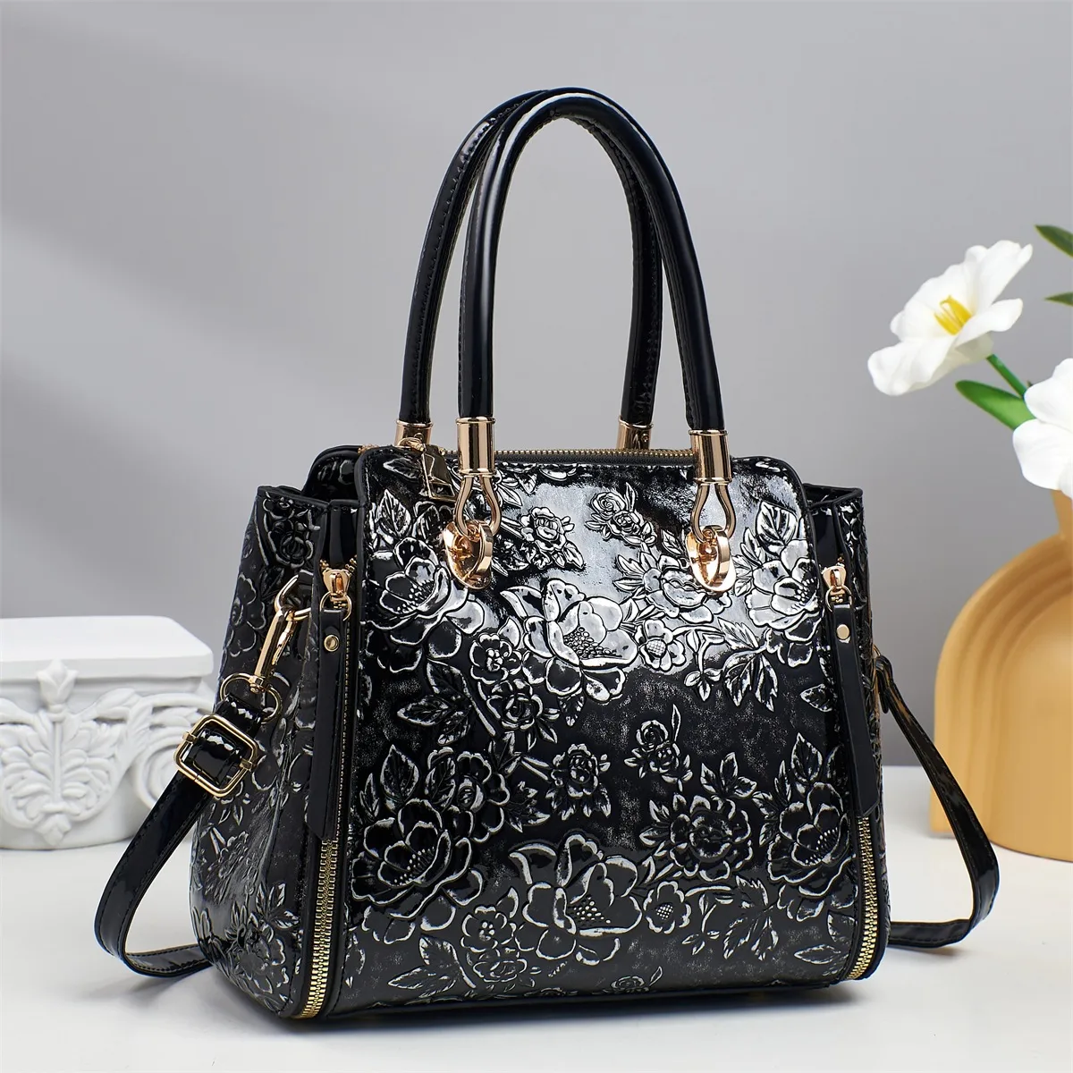 Women’s Square PU Leather Handbag Featuring Floral Pattern Main image