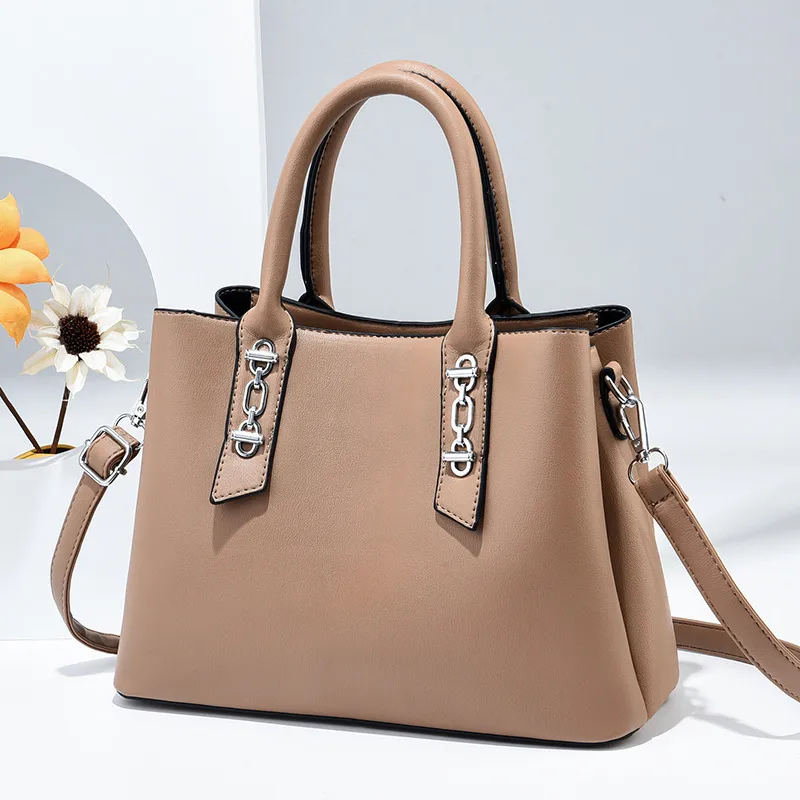 Solid Color Medium PU Leather Women’s Streetwear Shoulder Bag With Zipper Closure, Stylish Single Shoulder Design