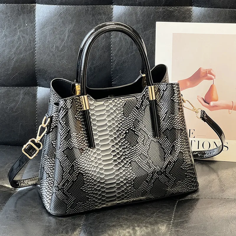 Women’s Crocodile Pattern Square Handbag In PU Leather With Single Shoulder Strap Featuring Stylish Printing Main image