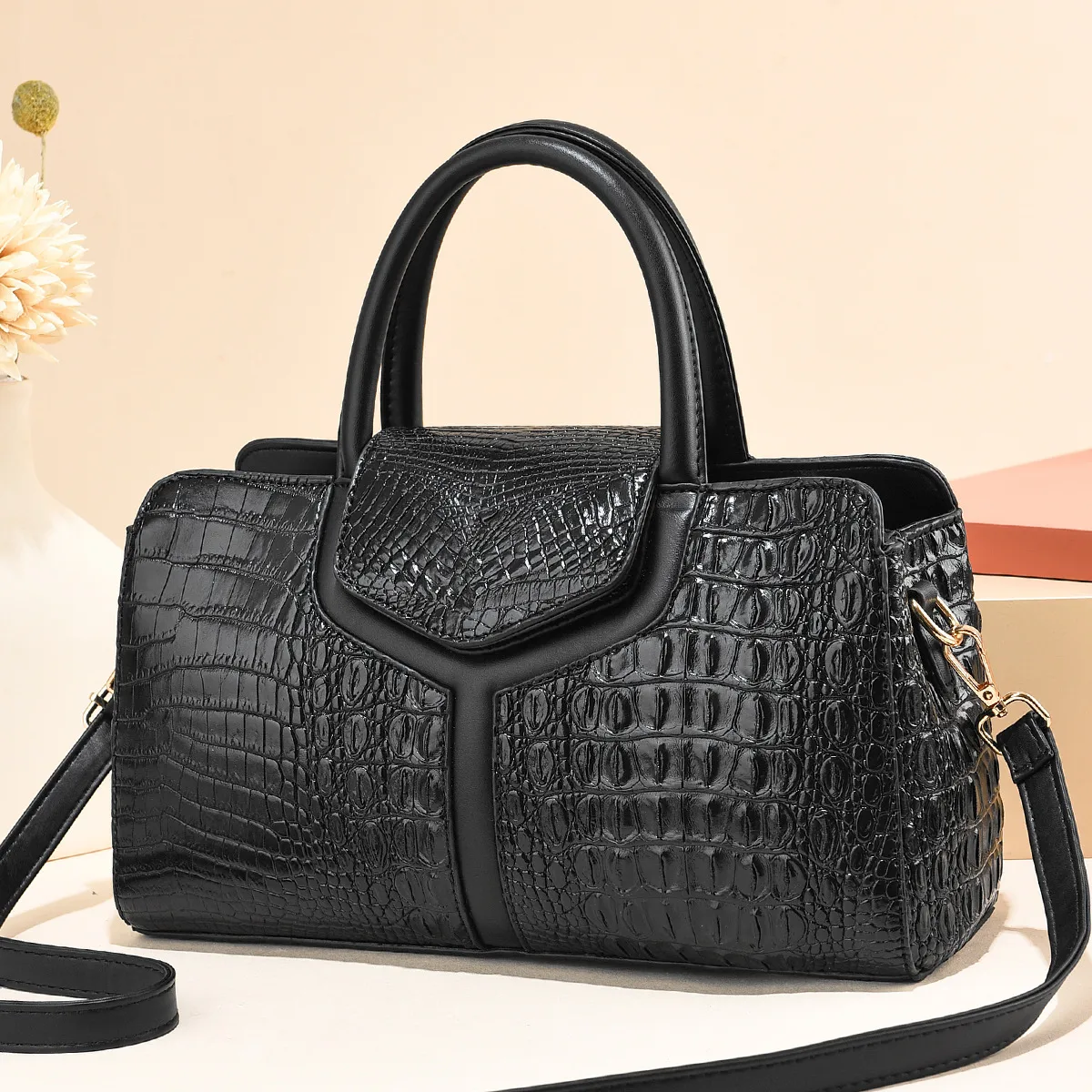 Vintage Style Crocodile PU Leather Women’s Crossbody Bag With Zipper Closure Featuring Sewing Thread Detail