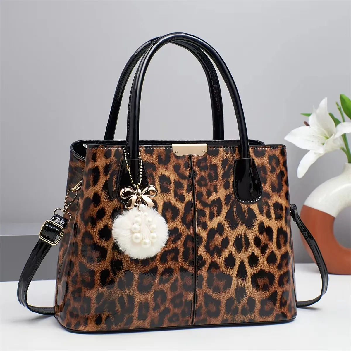 Women’s Leopard Print Square Shoulder Bag In Patent Leather With Single Shoulder Strap Featuring Stylish Printing Main image