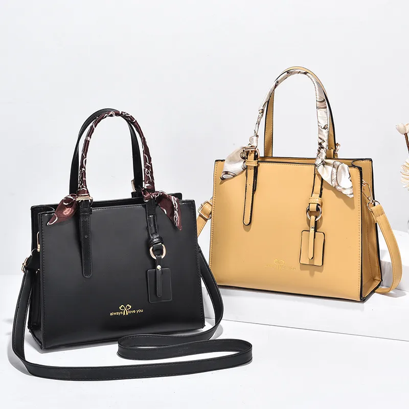 Large Solid Color PU Leather Women’s Streetwear Handbag With Ribbon Detail And Zipper Closure Main image